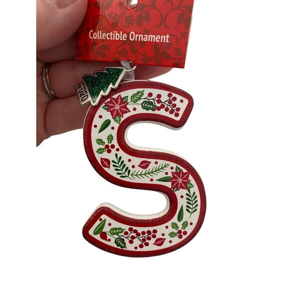 S Christmas Ornament Ceramic Letter Monogram Initial White Red NEW 2020 Ganz - Picture 2 of 6